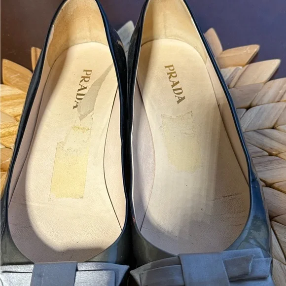 Prada Women's Gray Leather Flats with Silver Bow - Picture 3 of 8